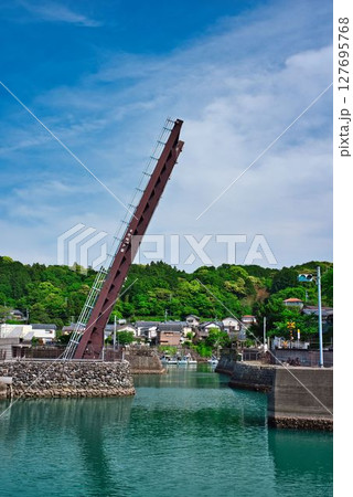 跳ね上がった手結港可動橋 127695768