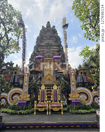 バリ島　ウブド　サラスワティ寺院 127696134