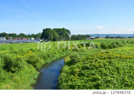 JR北海道、根室本線の帯広駅から池田駅までの普通列車風景(2023年夏) JR北海道、根室本線の帯広駅から池田駅までの普通列車風景(2023年夏) 127696378