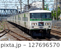かつて国鉄型の特急車両185系で運転されていた、首都圏から伊豆半島を結ぶ特急踊り子号です。 127696570