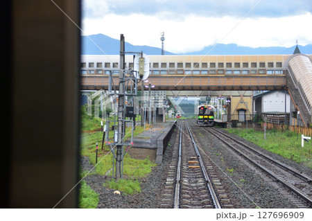 JR北海道、根室本線の新得駅から帯広駅までの普通列車風景(2023年夏) 127696909