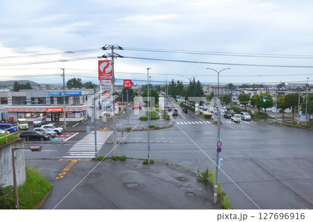 JR北海道、根室本線の新得駅から帯広駅までの普通列車風景(2023年夏) 127696916