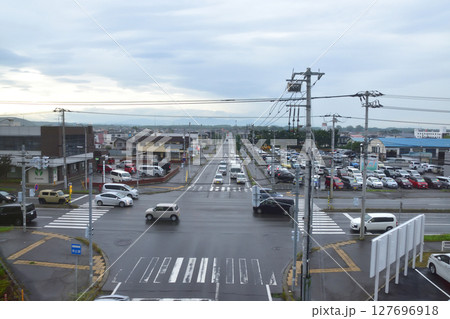 JR北海道、根室本線の新得駅から帯広駅までの普通列車風景(2023年夏) 127696918