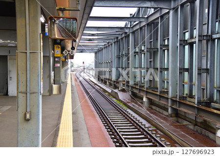 JR北海道、根室本線の新得駅から帯広駅までの普通列車風景(2023年夏) 127696923
