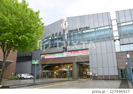 JR北海道、根室本線の新得駅から帯広駅までの普通列車風景(2023年夏) 127696927