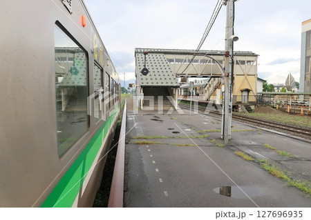JR北海道、根室本線の新得駅から帯広駅までの普通列車風景(2023年夏) 127696935