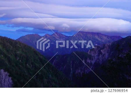 七倉岳付近からの獅子岳・鬼岳・龍王岳・立山 127696954