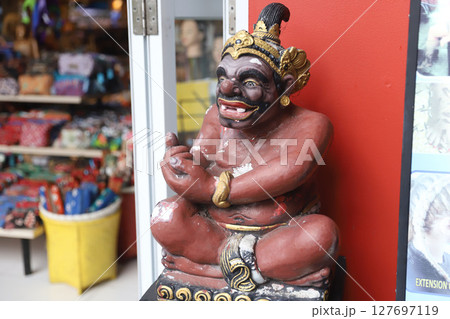 バリ島　スミニャックスクエア 127697119