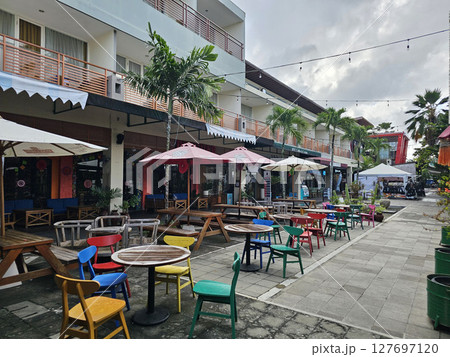 バリ島　スミニャックスクエア 127697120