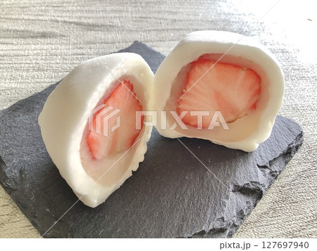 いちご大福 127697940