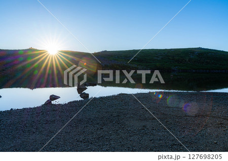 【山岳素材】白馬大池の日の出【長野県】 【山岳素材】白馬大池の日の出【長野県】 127698205