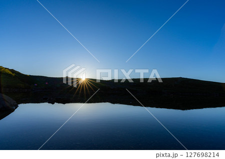 【山岳素材】白馬大池の日の出【長野県】 127698214