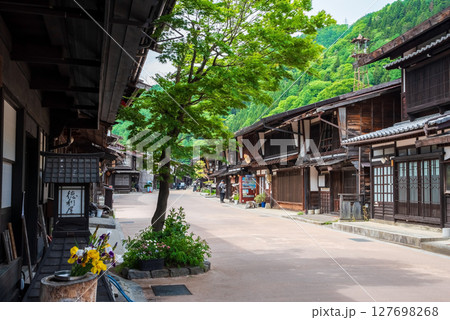 『奈良井宿 中町界隈』旧中山道 宿場町 (長野県塩尻市) 『奈良井宿 中町界隈』旧中山道 宿場町 (長野県塩尻市) 127698268