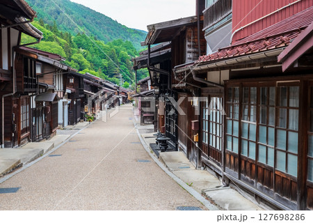 『奈良井宿 上町界隈』旧中山道 宿場町 (長野県塩尻市) 『奈良井宿 上町界隈』旧中山道 宿場町 (長野県塩尻市) 127698286