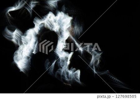 光に包まれた抽象的な煙 光に包まれた抽象的な煙 127698505