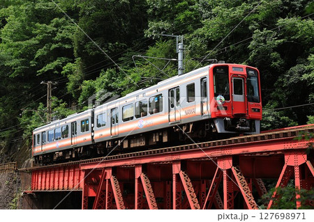 【南海】2300系〜コスモス〜（高野線：九度山〜高野下） 127698971