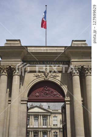 フランス国立公文書館 127699629