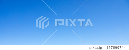 青空だけのシンプルな風景 127699744