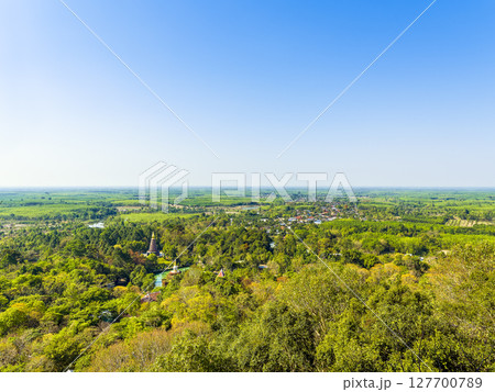 タイ東北部・「ワット・プー・トック」から望む緑の大地 / Wat Phu Tok, Thailand 127700789