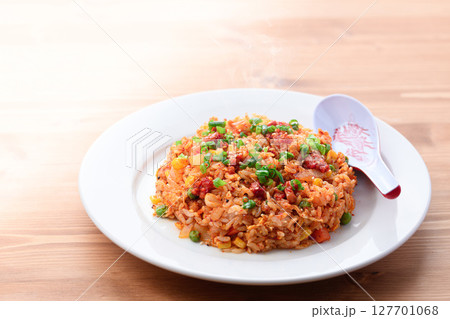 ピリ辛でやみつき♪ チャンジャ炒飯 ピリ辛でやみつき♪ チャンジャ炒飯 127701068