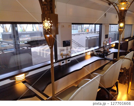 観光列車　志国土佐時代の夜明けのものがたり 127701608