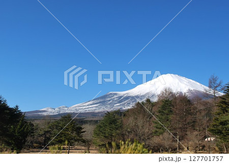 山中湖に向かう 途中の 須走峠 127701757