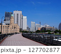 横浜　みなとみらいの都市風景 127702877