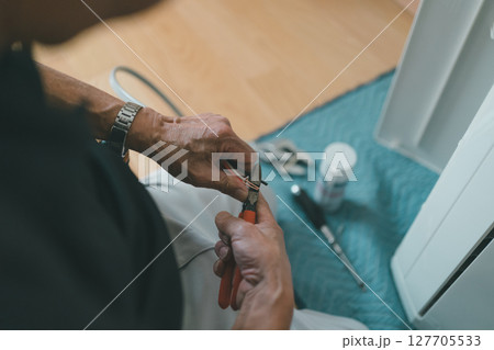 エアコン移設 127705533