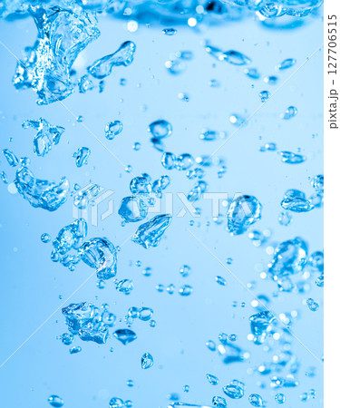 水を注ぐ 水を注ぐ 127706515