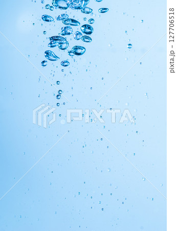水を注ぐ 127706518