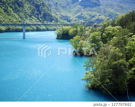 新緑の八ッ場吾妻湖 新緑の八ッ場吾妻湖 127707682