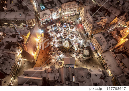 Aerial night View of Tallinn with the Town Hall Square in winter, roofs with snow, Christmas mood 127708647