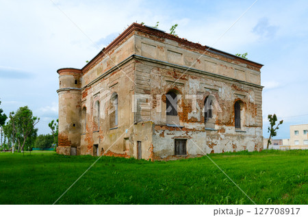 Old abandoned synagogue, Bykhov, Belarus Old abandoned synagogue, Bykhov, Belarus 127708917