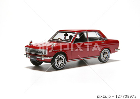 ミニカー　ダットサン ブルーバード1600SSS セダン 127708975