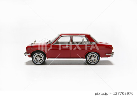 ミニカー ダットサン ブルーバード1600SSS セダン ミニカー ダットサン ブルーバード1600SSS セダン 127708976