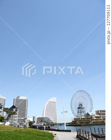 みなとみらいの観覧車 127709111