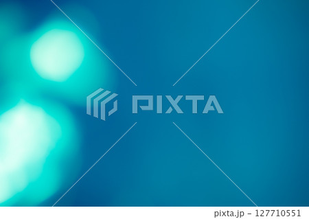 ディープグリーン系キラキラ背景素材　(写真素材) 127710551