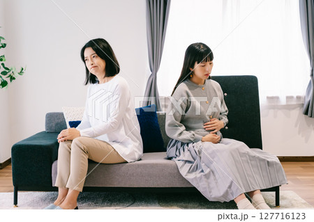 里帰り出産で帰省したのに親子喧嘩 里帰り出産で帰省したのに親子喧嘩 127716123