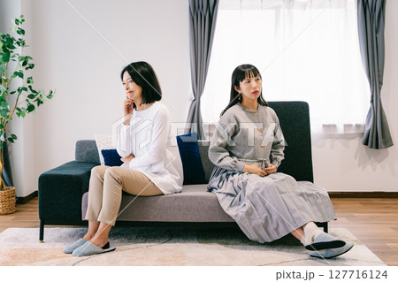 里帰り出産で帰省したのに親子喧嘩 127716124