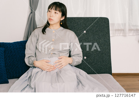 胎動を感じて 胎動を感じて 127716147
