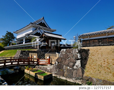 勝竜寺城公園管理棟 勝竜寺城公園管理棟 127717157
