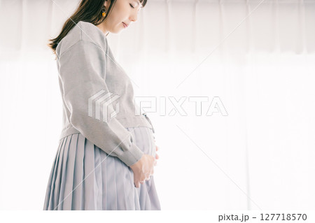 胎動を感じて 胎動を感じて 127718570