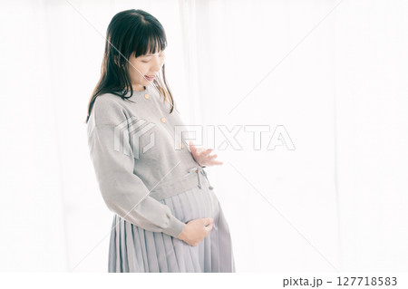胎動を感じて 胎動を感じて 127718583