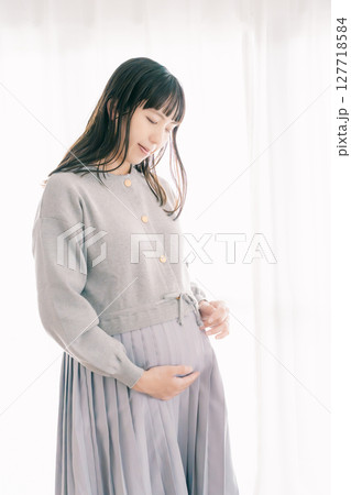 胎動を感じて 胎動を感じて 127718584