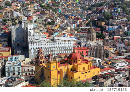 中米メキシコで最も美しい世界遺産の街グアナファトの街並み 中米メキシコで最も美しい世界遺産の街グアナファトの街並み 127719188