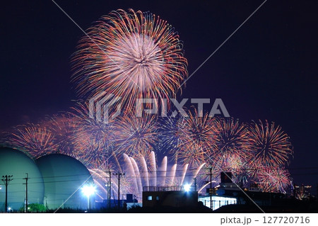 なにわ淀川花火大会（大阪市淀川区）街中から観る 127720716