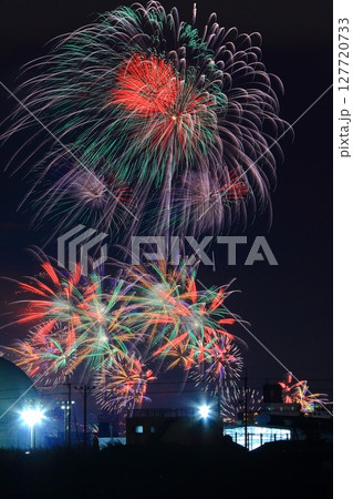 なにわ淀川花火大会（大阪市淀川区）街中から観る 127720733