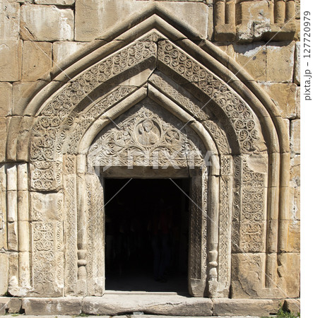medieval door, old door 127720979