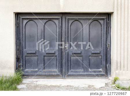 medieval door, old door medieval door, old door 127720987
