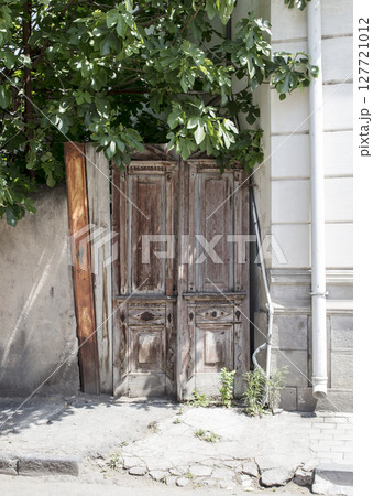 medieval door, old door medieval door, old door 127721012